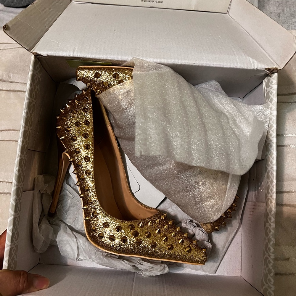 Heels - Picture 5 of 5
